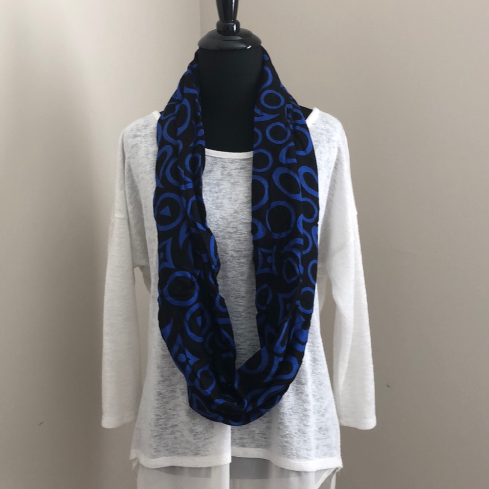 Infinity scarf